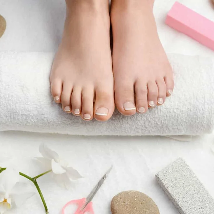 Pédicure spa avec bain de pieds